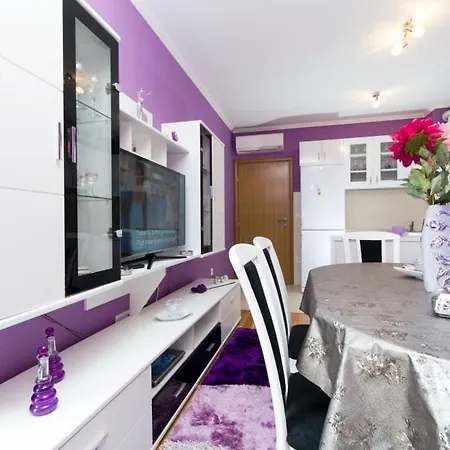 New Lily Apartment *
